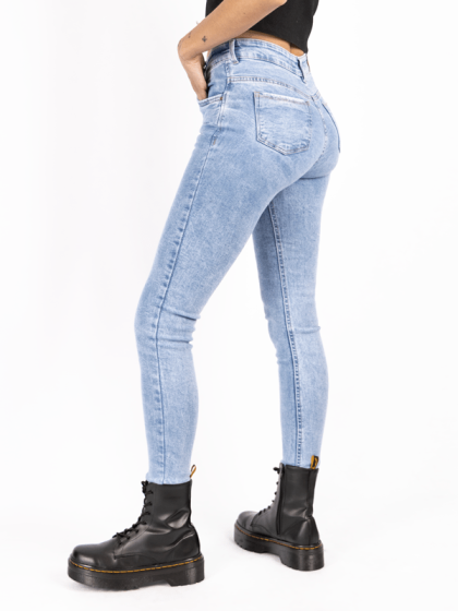 AXSPEN-FASHION-JEANS-TIRO-ALTO-FABRICANTES-DE-JEANS-COLOMBIANOS-JEANS-TENDENCIA-JEANS-COLOMBIA-DAMA